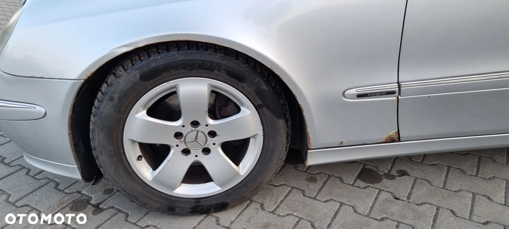 Mercedes-Benz Klasa E - 27