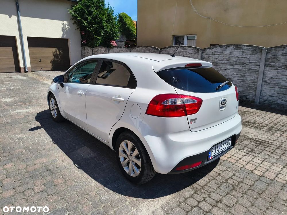 Kia Rio - 7
