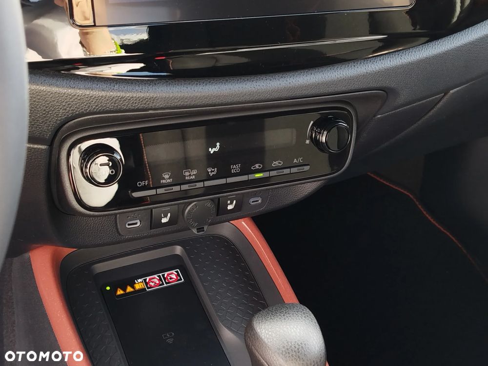 Toyota Aygo X Hybrid 1.5 Style e-CVT - 11