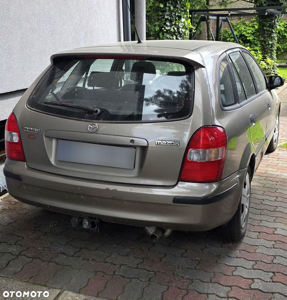 Mazda 323F - 2