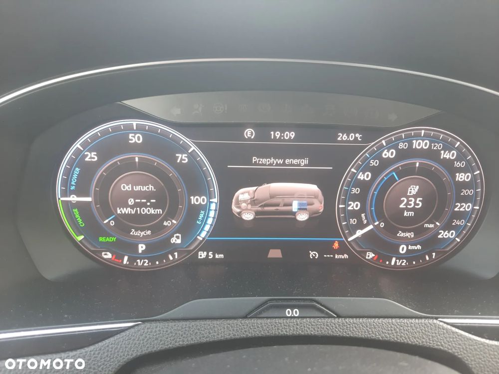 Volkswagen Passat - 16