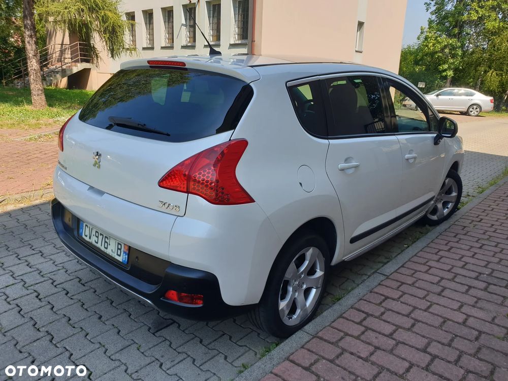Peugeot 3008 HDi 150 Allure - 17