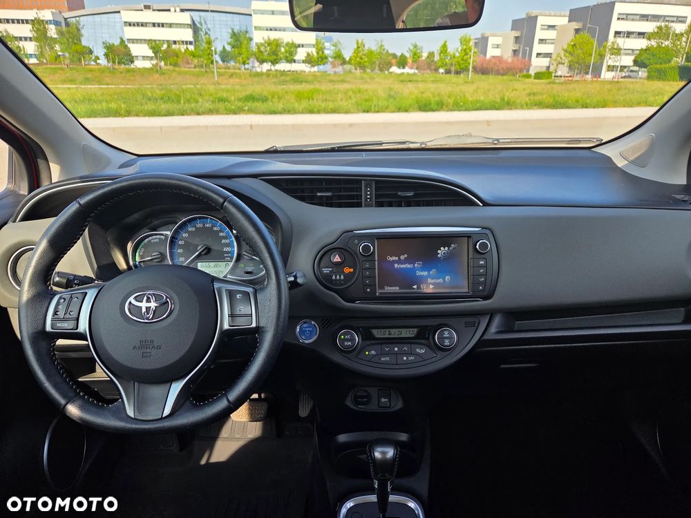 Toyota Yaris Hybrid 100 Premium EU6 - 18