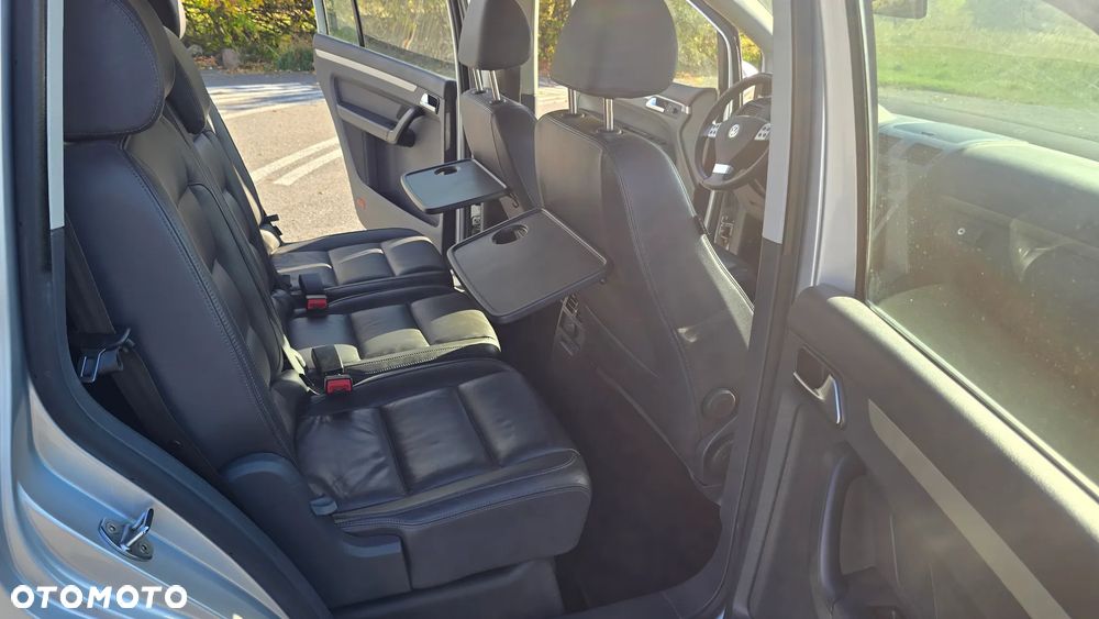 Volkswagen Touran 1.9 TDI DSG United - 24