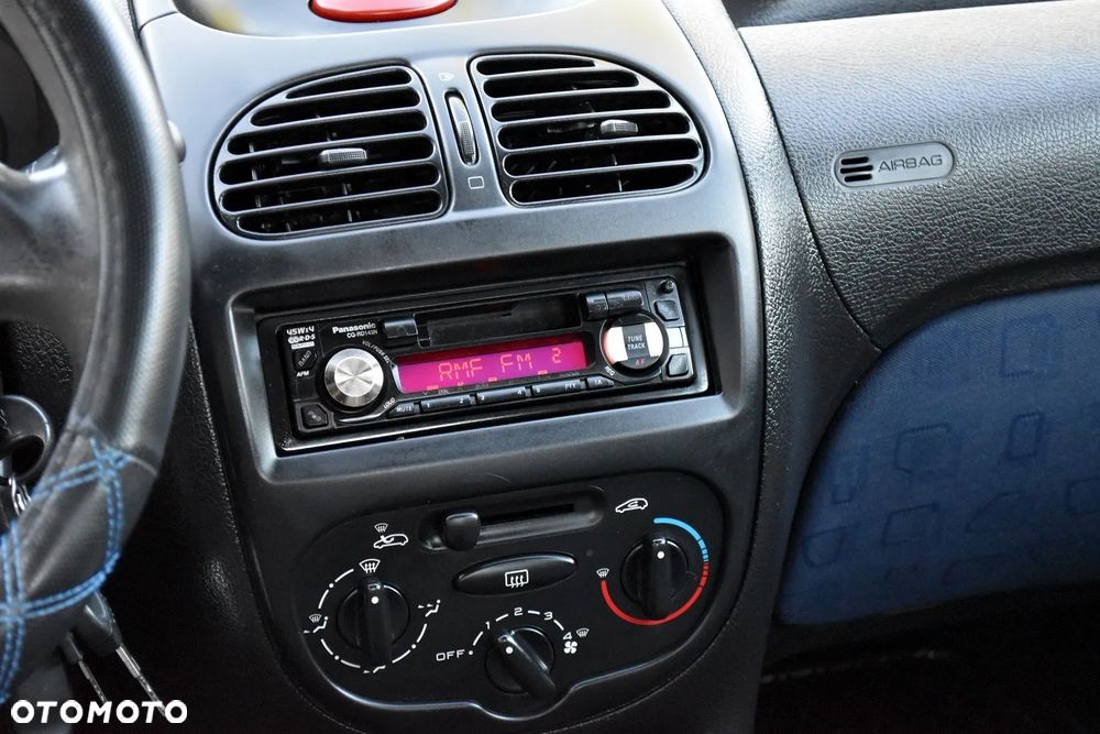 Peugeot 206 1.1 Color-Line - 24