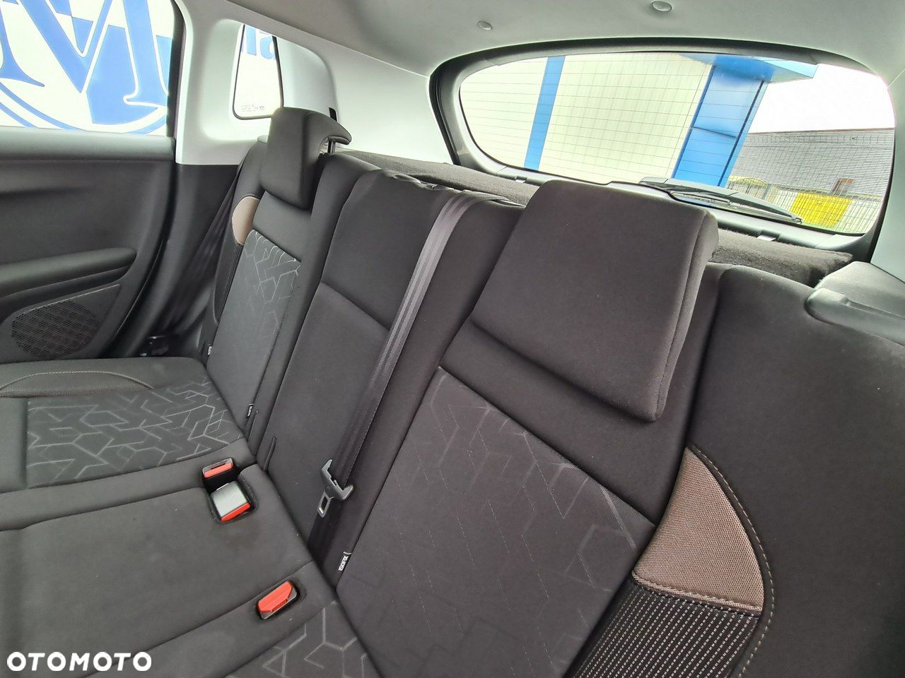 Peugeot 2008 1.6 e-HDi Active S&S - 21