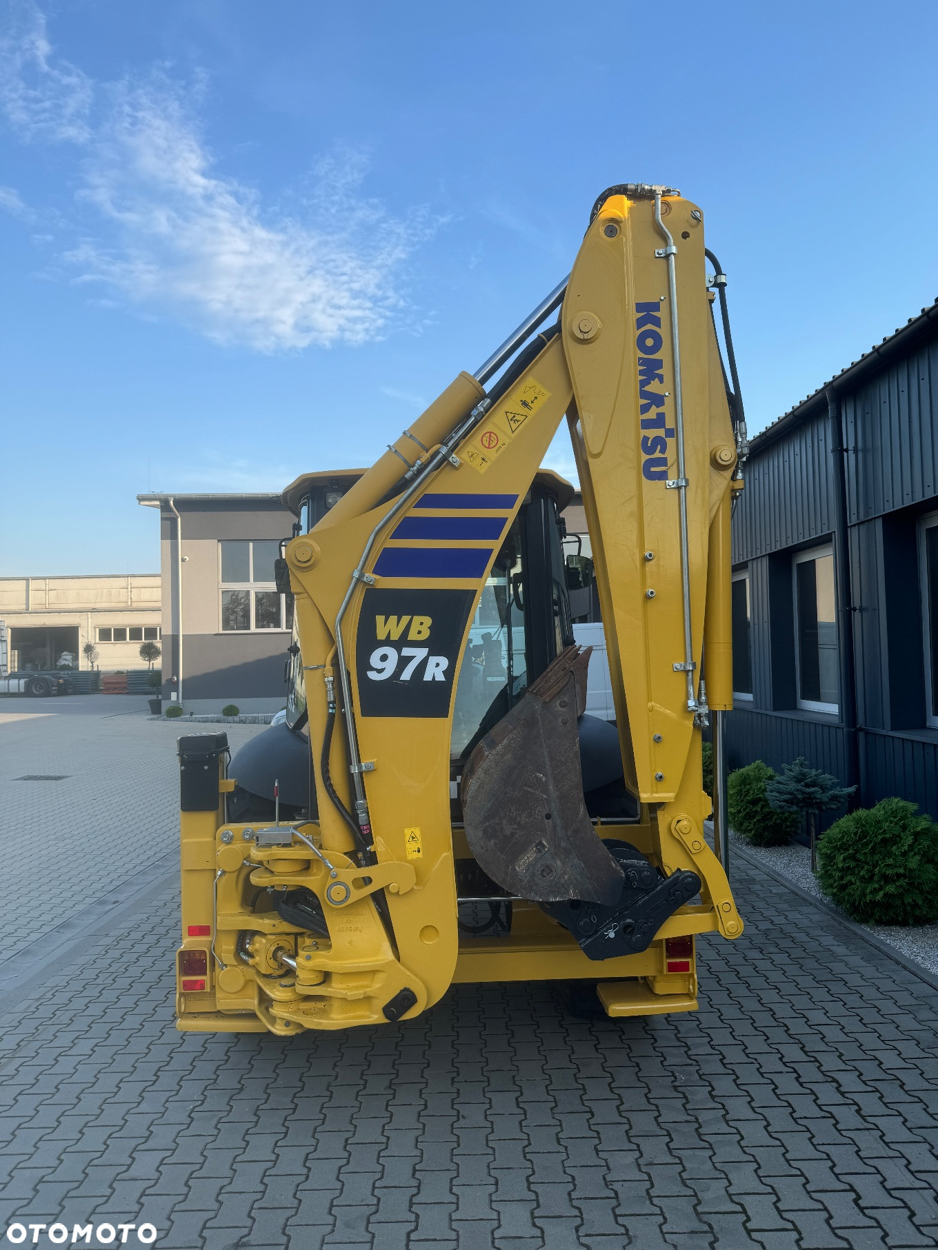 Komatsu WB 97R - 13