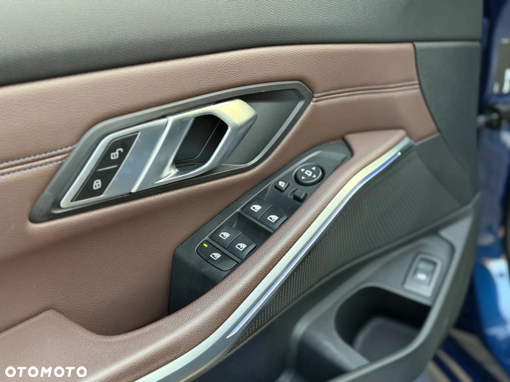 BMW Seria 3 320d xDrive Luxury Line sport - 20