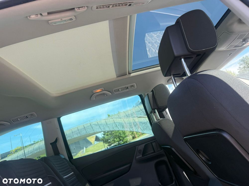 Volkswagen Sharan - 11