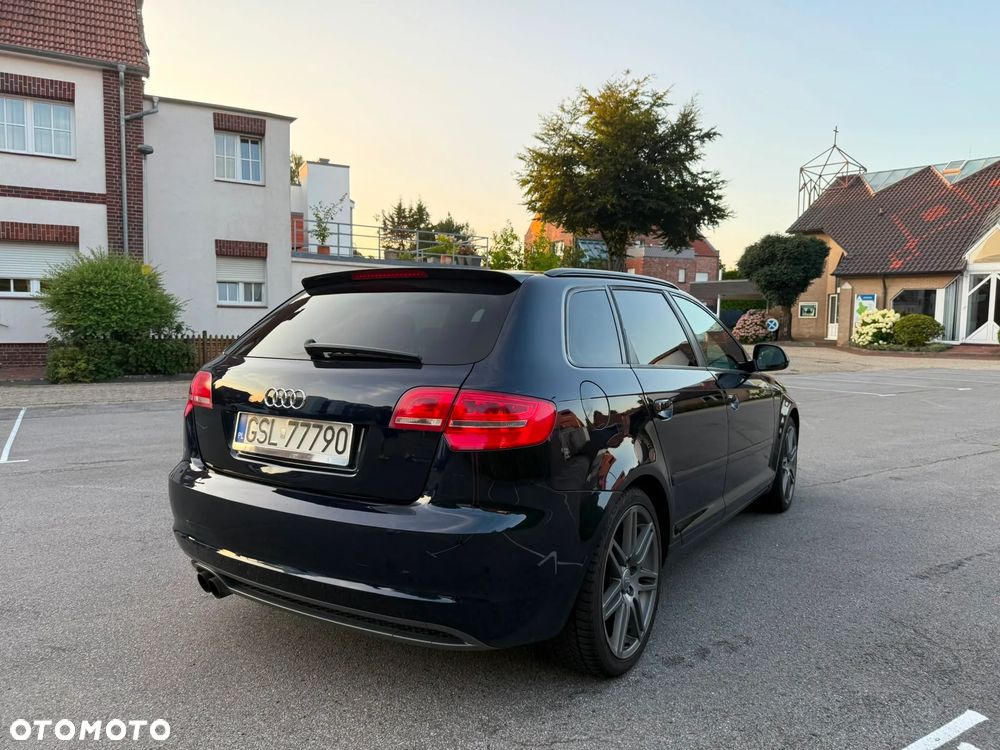 Audi A3 Sportback 2.0 TFSI S line Sportpaket - 4