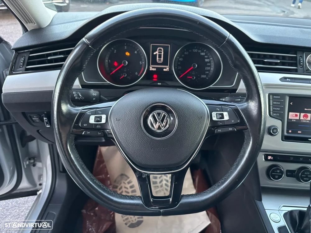 VW Passat 1.6 TDI Confortline - 22