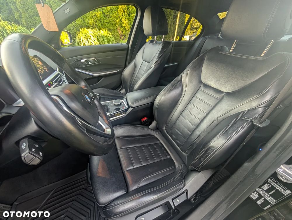 BMW Seria 3 320d Sport Line - 11