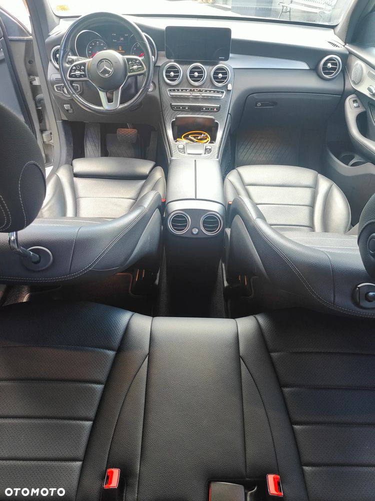 Mercedes-Benz GLC 300 4Matic 9G-TRONIC AMG Line - 13