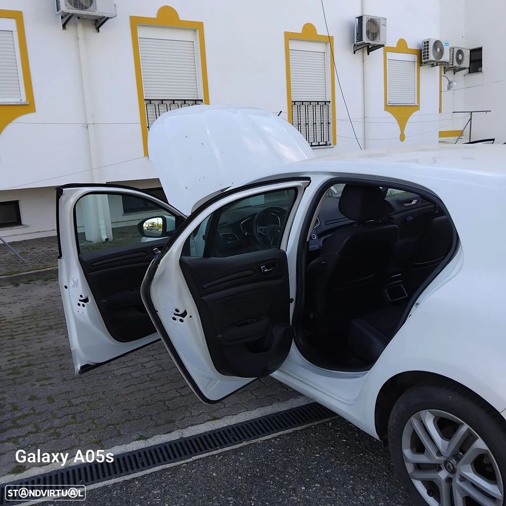 Renault Mégane 1.5 dCi Zen ECO - 10