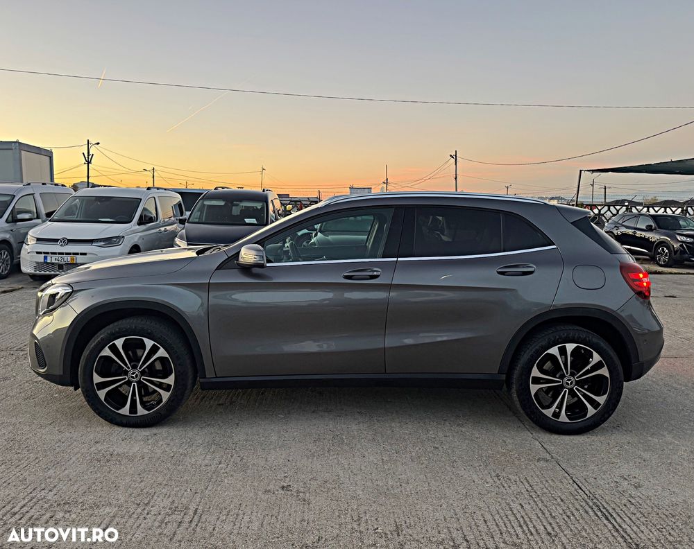 Mercedes-Benz GLA 220 d 4Matic 7G-DCT Activity Edition - 6