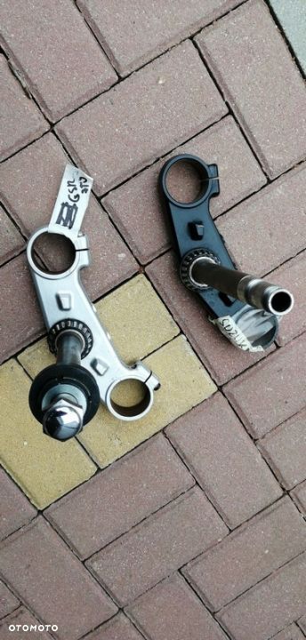 SUZUKI GSR 750 11-17 PÓŁKA DOLNA SREBRNA - 1