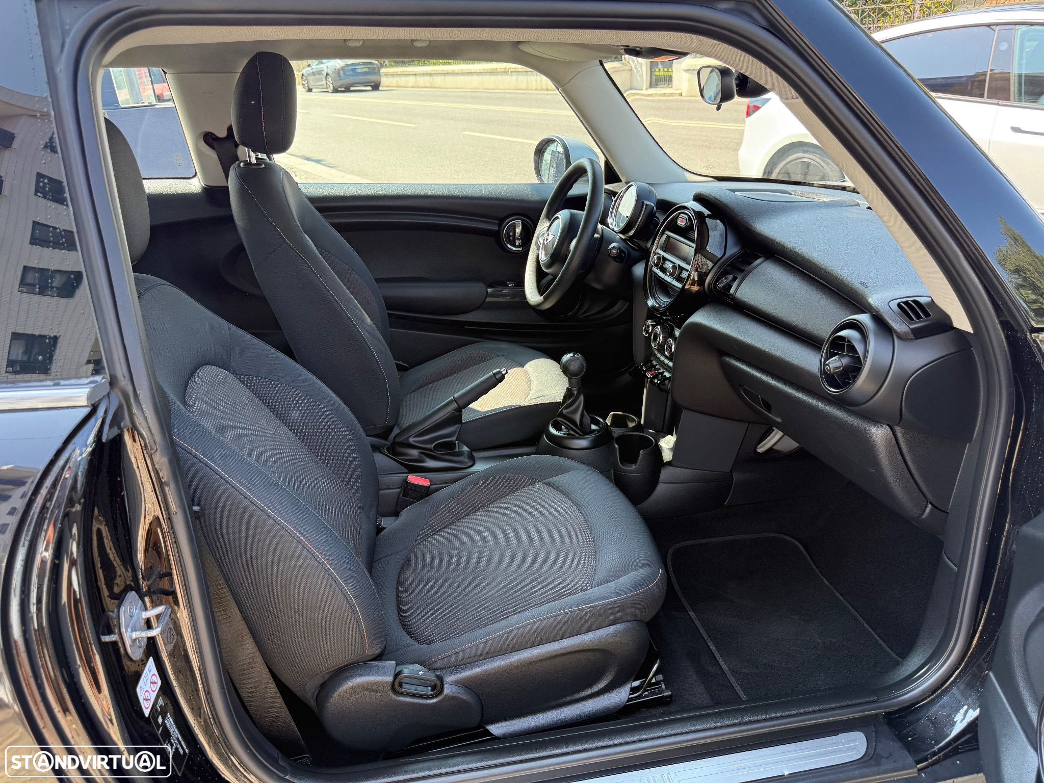 MINI 3 Portas One - 30