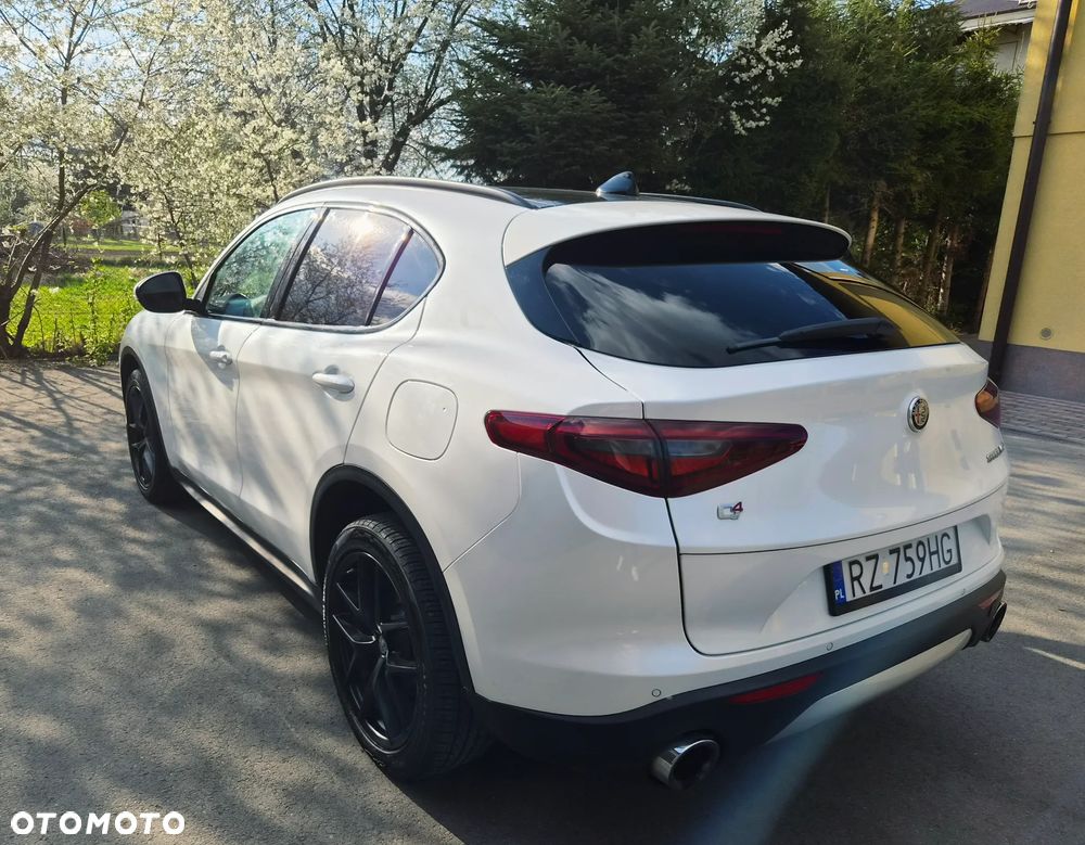 Alfa Romeo Stelvio 2.0 Turbo 16V AT8-Q4 Veloce Ti - 21