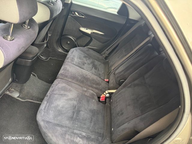 Honda Civic 1.8 Sport - 14