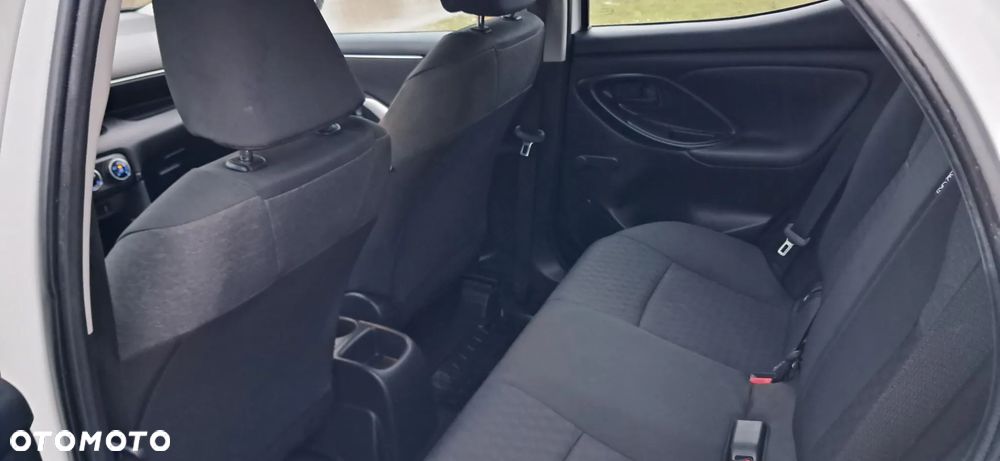 Toyota Yaris 1.5 Comfort - 22
