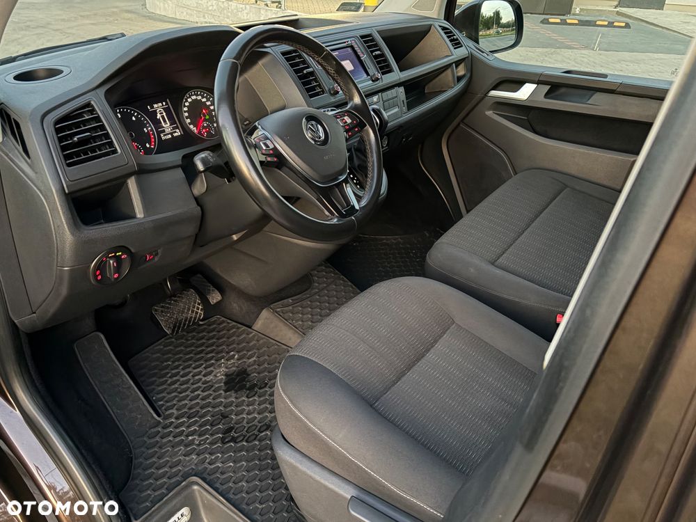Volkswagen Caravelle - 10