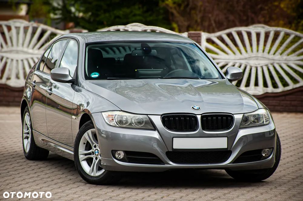 BMW Seria 3 318i - 1