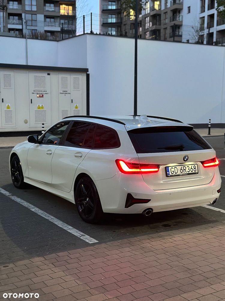 BMW Seria 3 318d Touring Advantage - 3