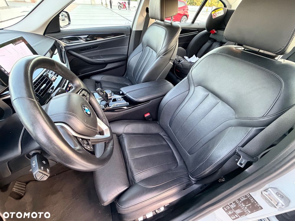 BMW Seria 5 530i xDrive Luxury Line - 13