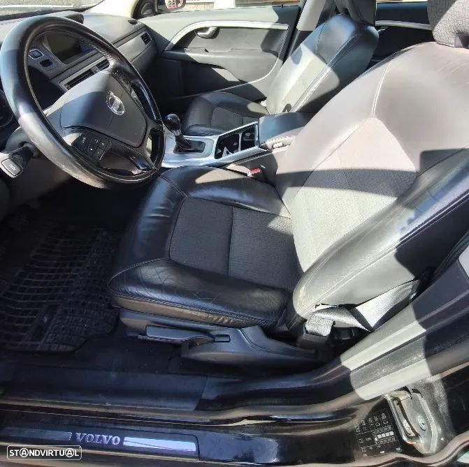 Volvo V70 T4F Edition - 7