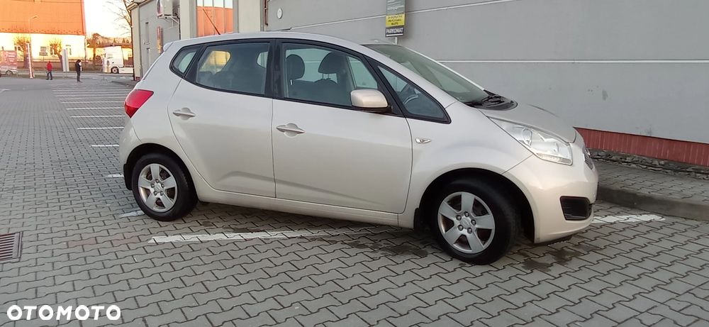 Kia Venga - 4