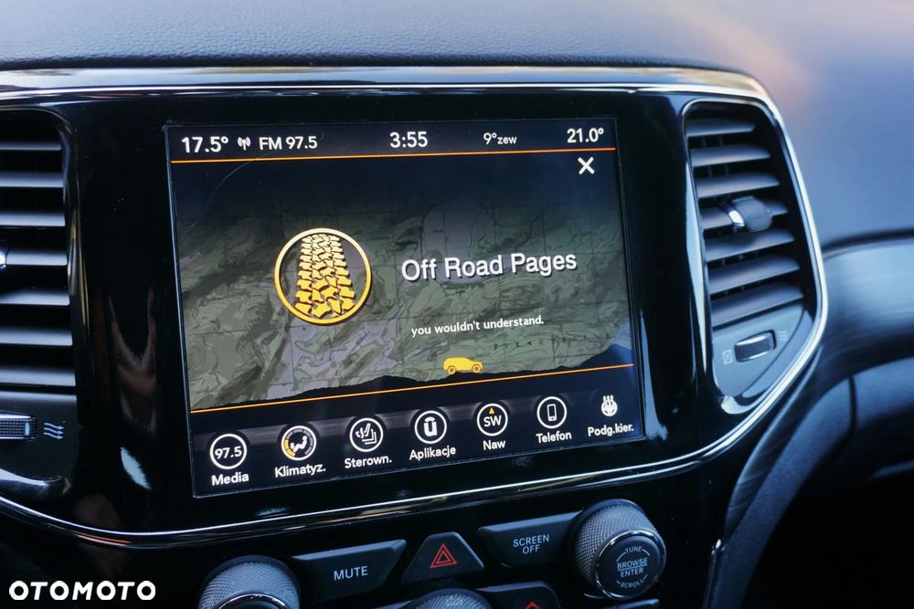 Jeep Grand Cherokee - 23