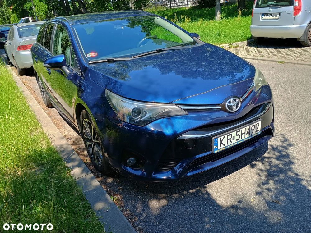 Toyota Avensis 1.8 Premium - 3