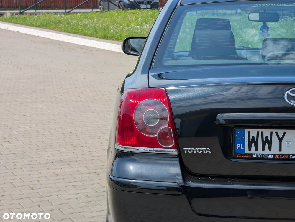 Toyota Avensis 2.0 D-4D Edition - 12