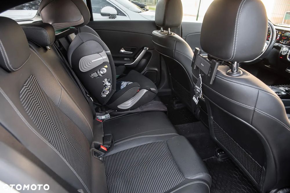 Mercedes-Benz CLA - 31