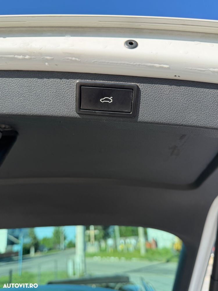 Skoda Octavia 2.0 TDI RS DSG - 11