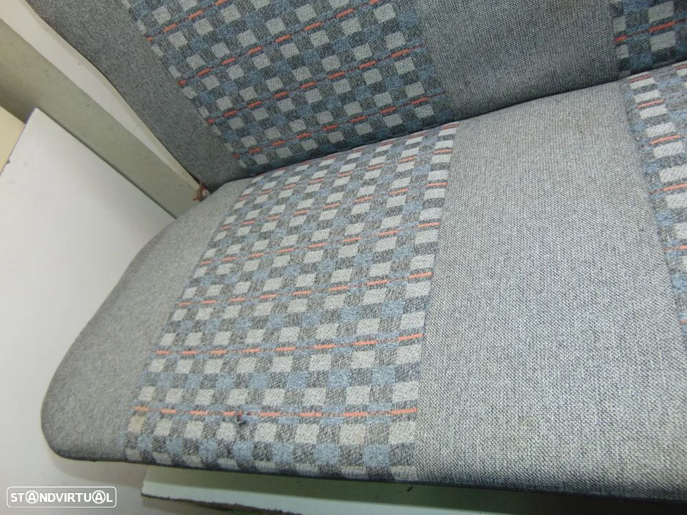 Renault 4L banco traseiro - 4