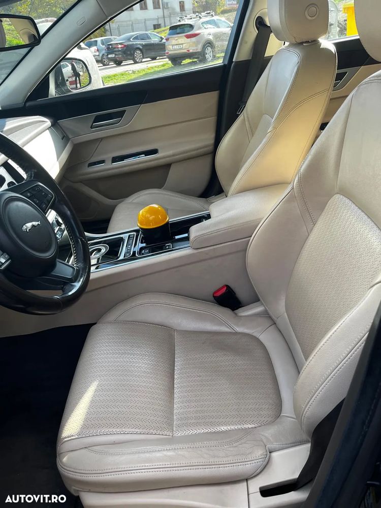 Jaguar XF 20d RWD Prestige - 4