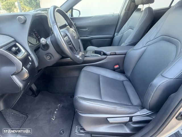 Lexus UX 250h - 11