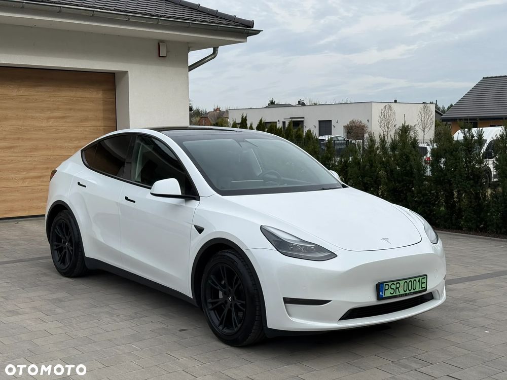 Tesla Model Y - 2