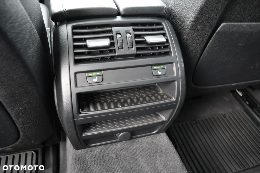 BMW Seria 5 528i xDrive Sport-Aut Modern Line - 29