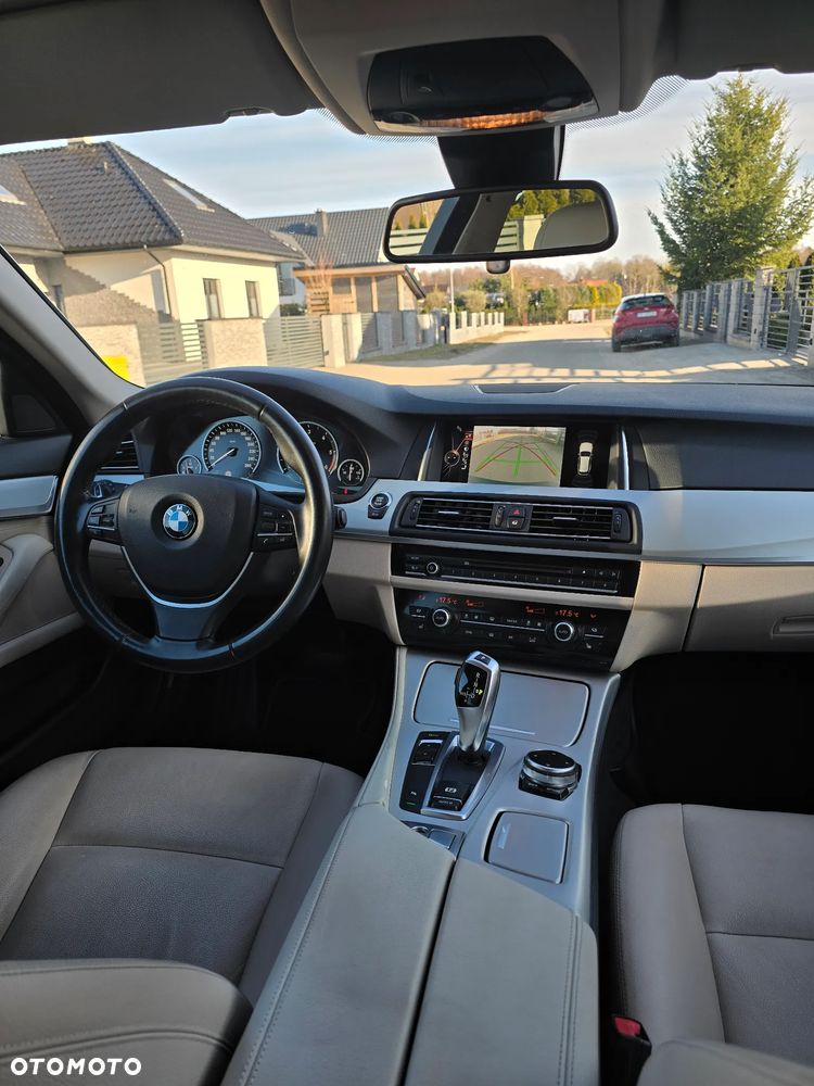 BMW Seria 5 520d Luxury Line - 11