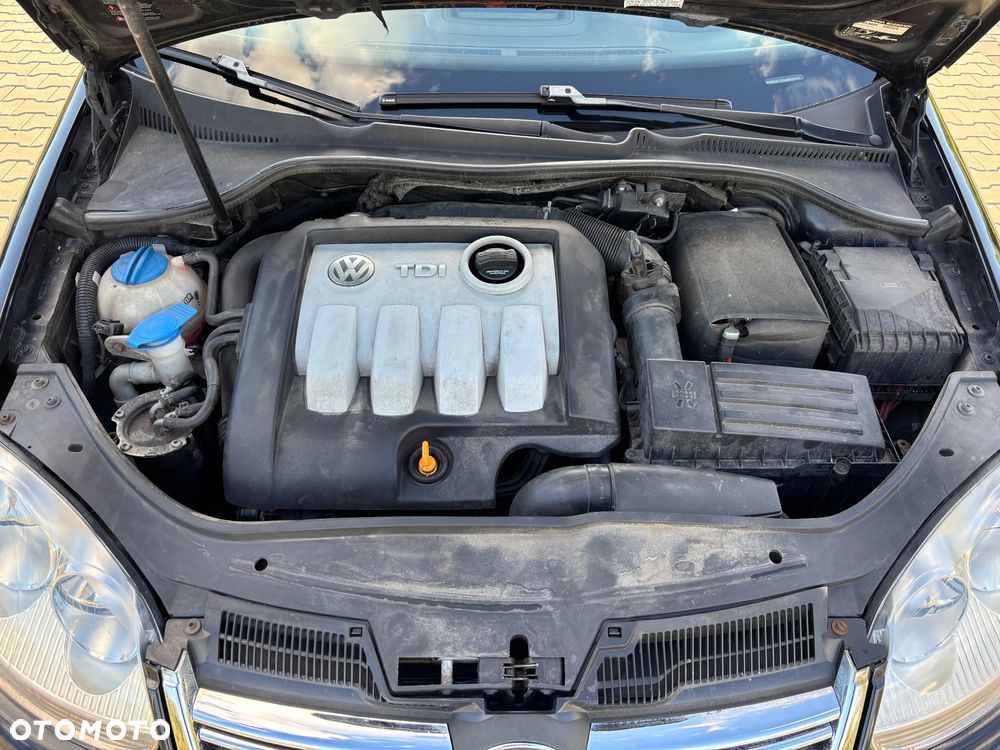 Volkswagen Jetta 1.9 TDI Comfortline - 25