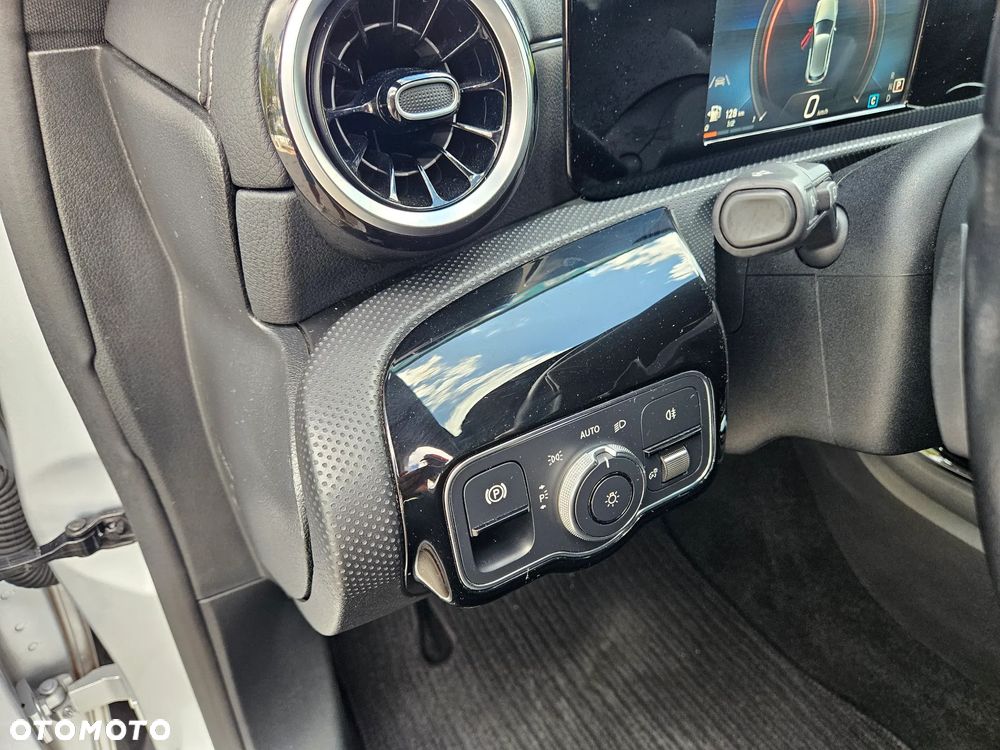 Mercedes-Benz Klasa A 200 d 8G-DCT Style - 38