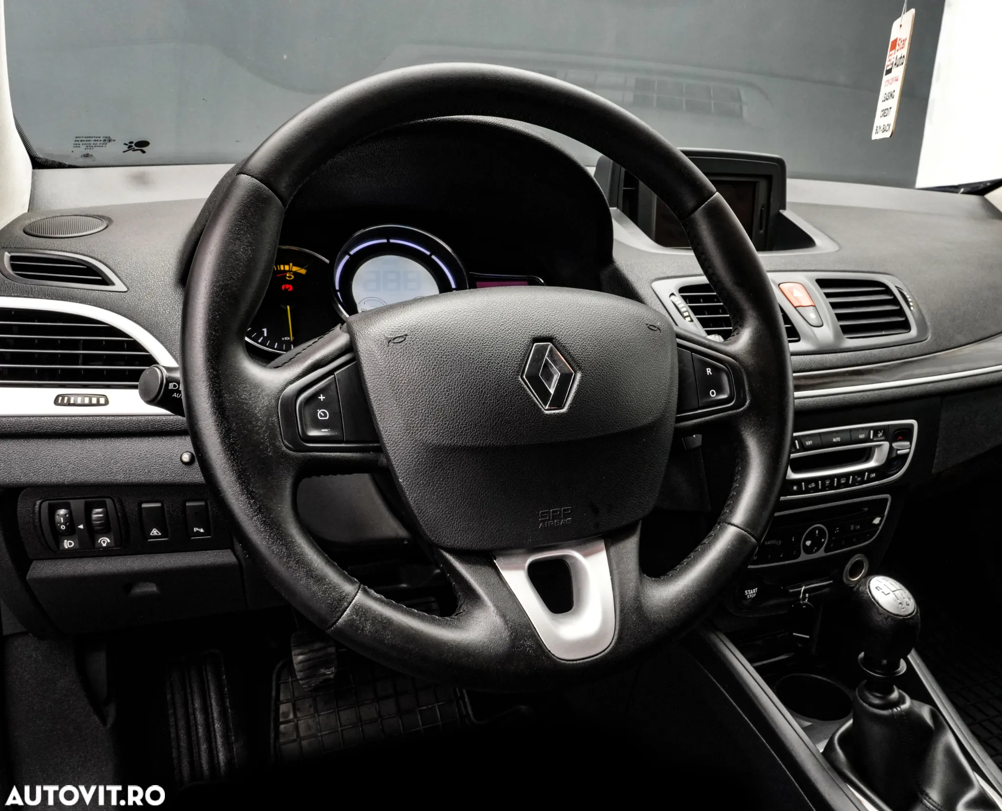 Renault Megane III Coupe 1.9 dCi GT Line - 13