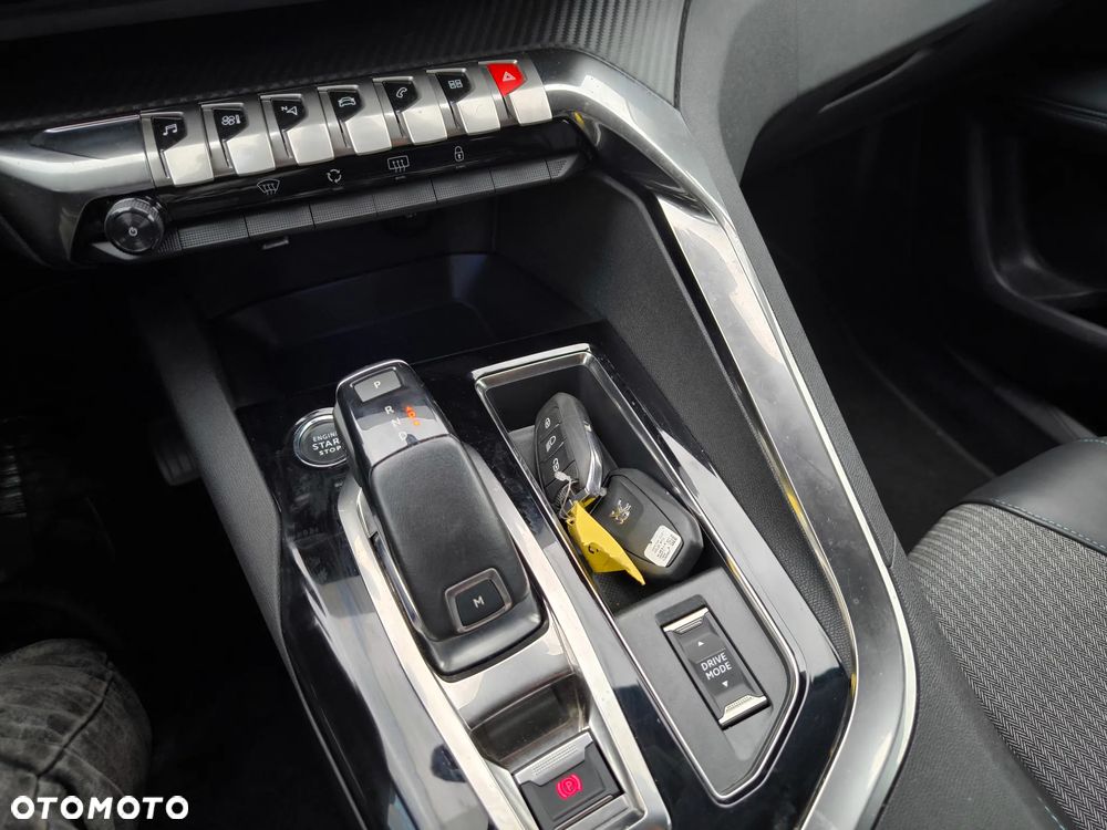Peugeot 3008 1.2 PureTech GPF Allure S&S EAT8 - 8