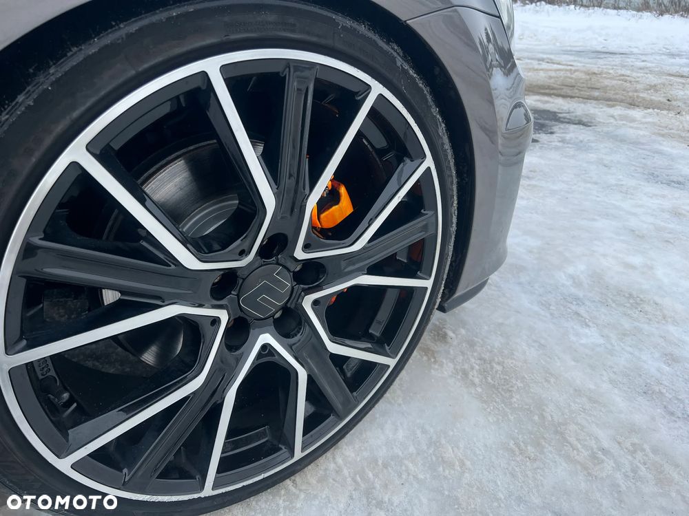 Volkswagen Golf - 23