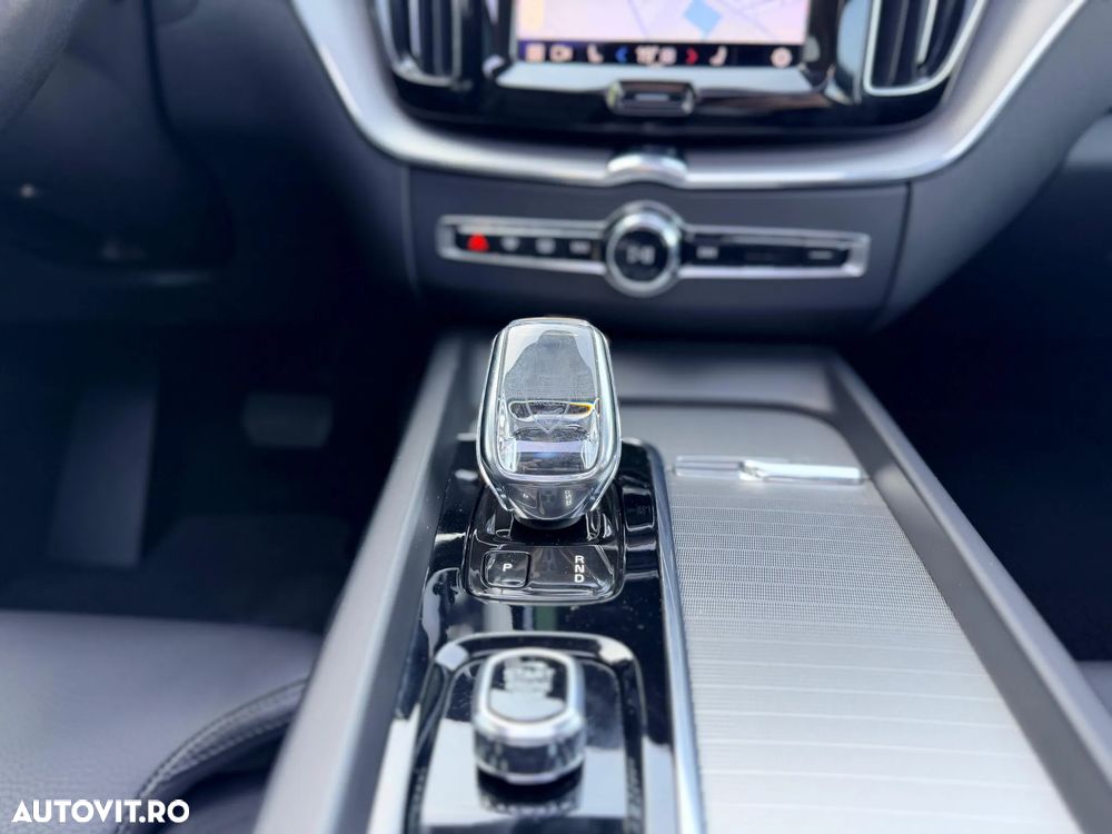 Volvo XC 60 Recharge T6 Twin Engine eAWD Inscription Expression - 17