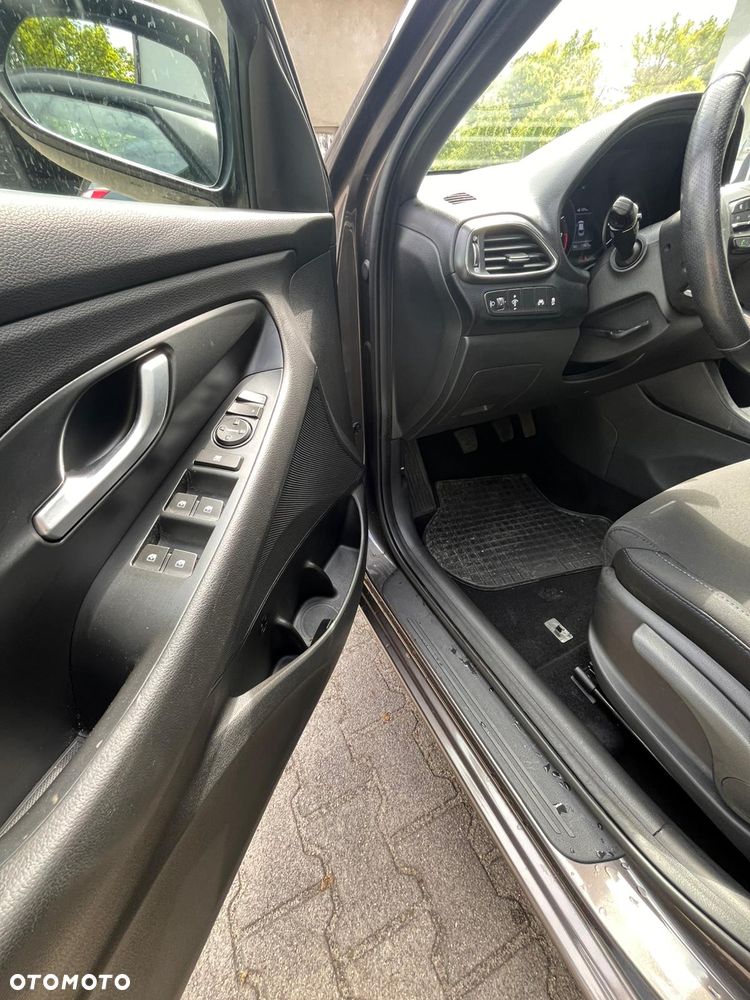 Hyundai i30 1.4 Passion Plus - 14