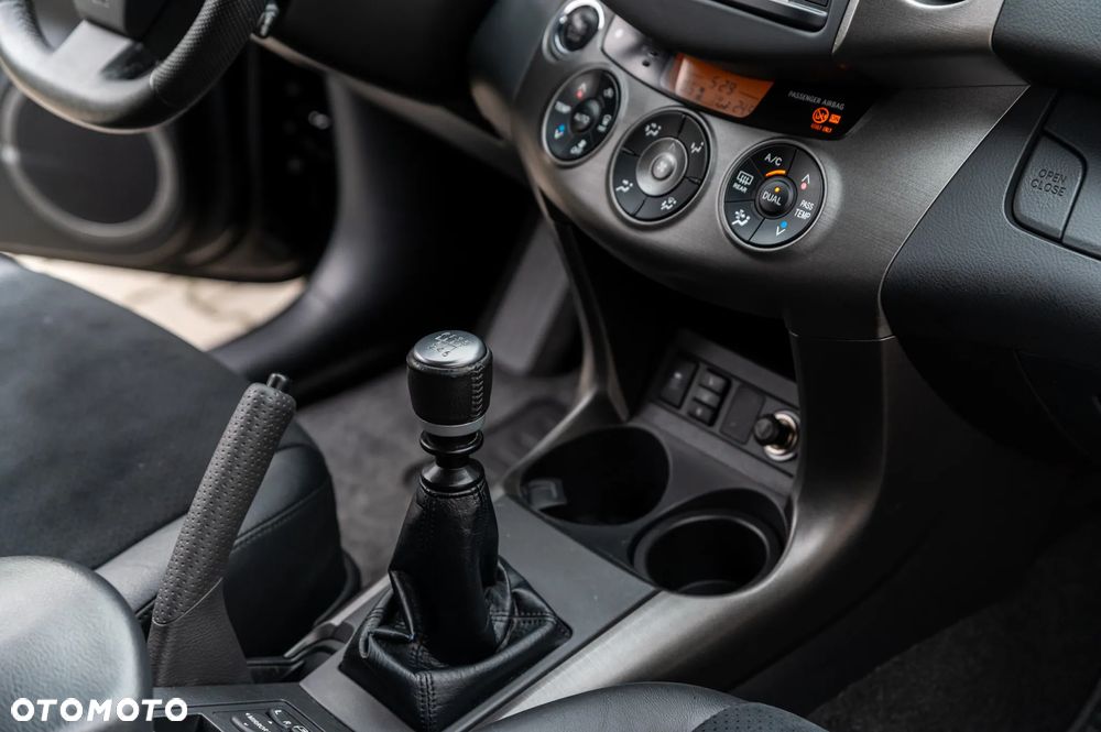 Toyota RAV4 2.0 4x4 Sol - 24