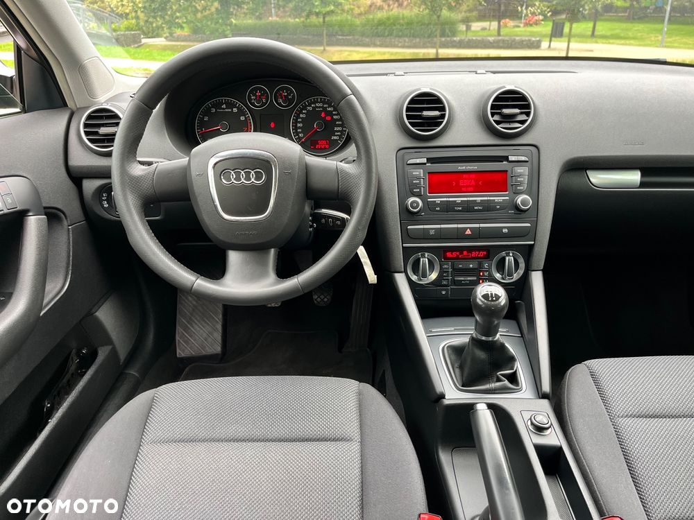 Audi A3 1.6 Attraction - 12
